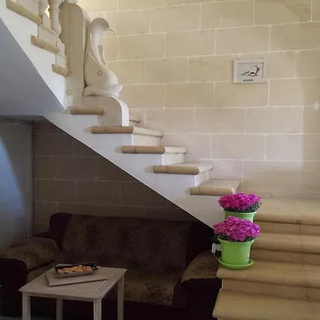 Katalina House * Għajnsielem